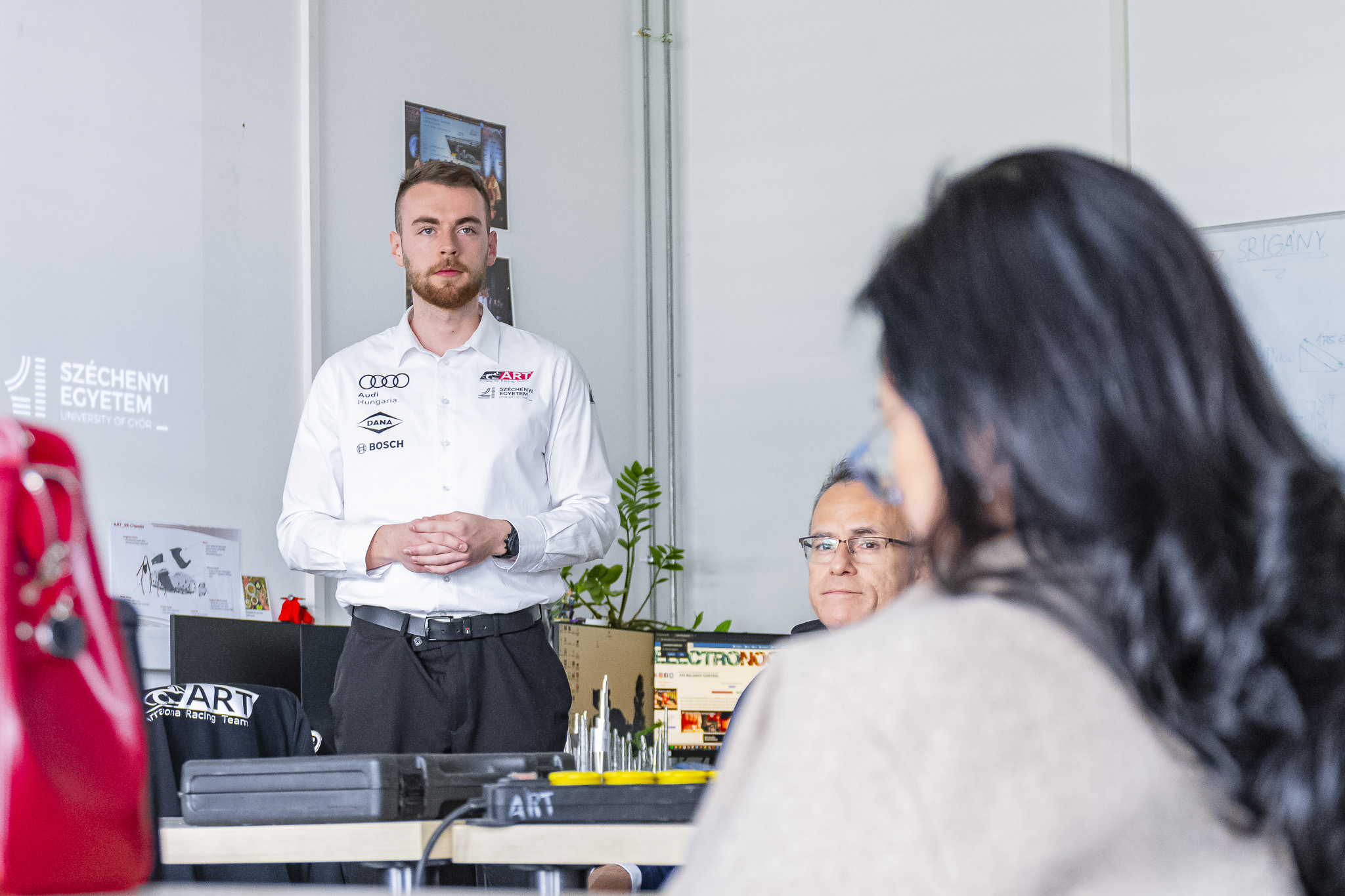 The programme included a tour of workshops of the student teams on SZE’s Győr campus.